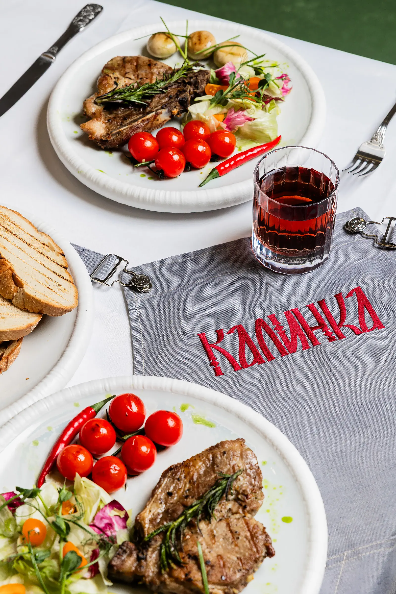 Интерьер с&nbsp;акцентом на&nbsp;натуральные
материалы и&nbsp;русские мотивы