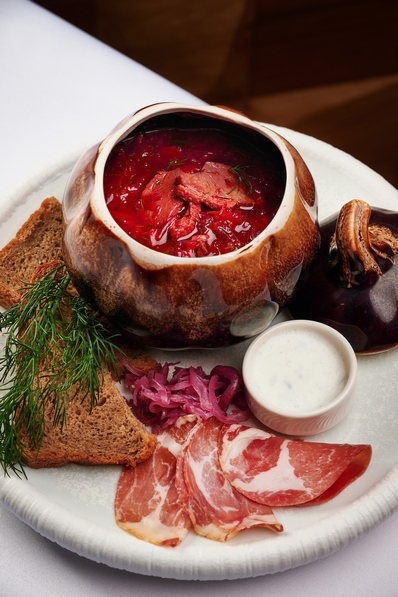 Северный борщ с печеной свеклой и брусничным квасом