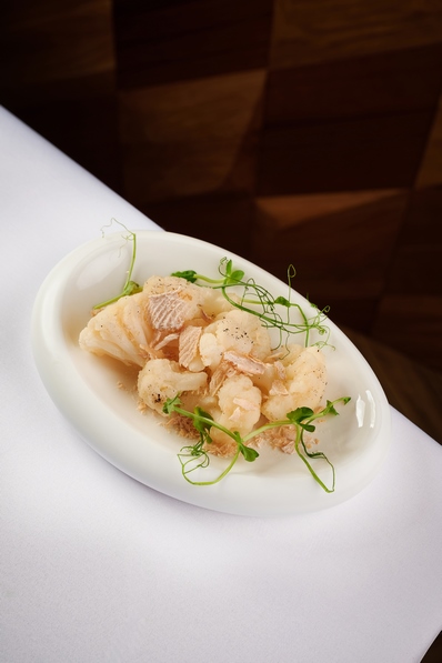 Печеная цветная капуста со стружкой из щуки